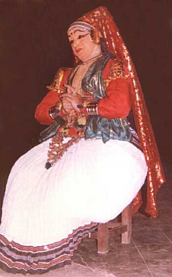 Kalamandalam Haridasan as Rugmini in Rugmineeswayamvaram
