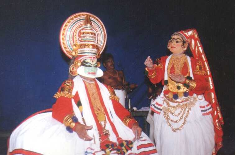 Kalamandalam Hyder Ali singing for Kalamandalam Gopi and Kottackal Sivaraman