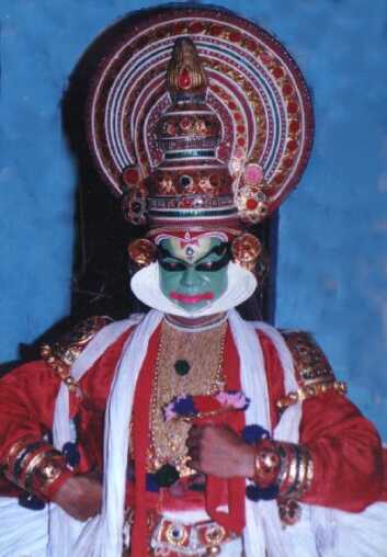 Kalamandalam Krishnaprasad as Arjunan in Santhanagopalam