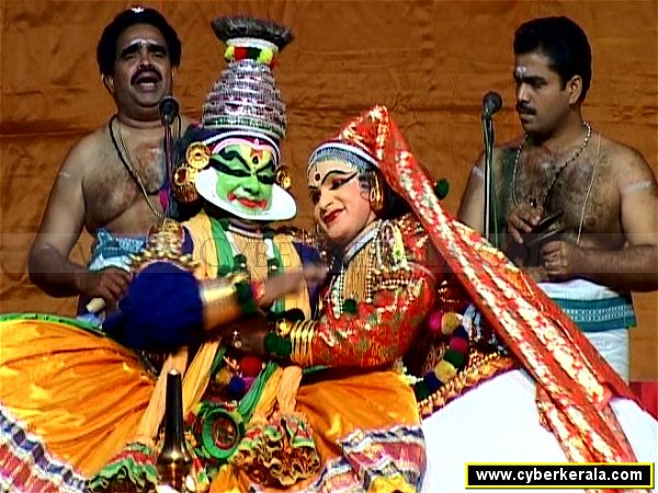 Kottakkal Narayanan singing for Kathakali