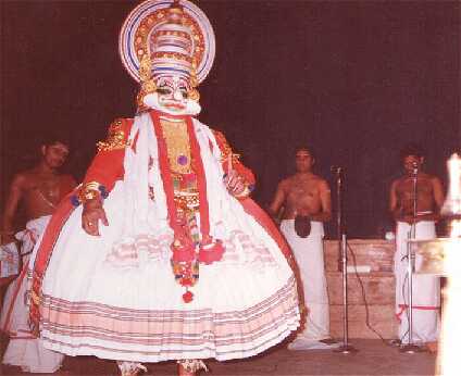 Kalamandalam Mohanakrishnan performing as main singer