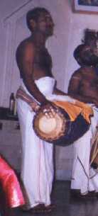 Kalanilayam Rajan performing on Maddalam