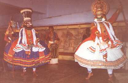 N.P. Sankaranarayanan performing on chenda for Kalamandalam Ramankutty Nair and Kalamandalam Vasunni