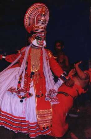 Kalamandalam Vijayakrishnan Unnithan in a Kathakali performance
