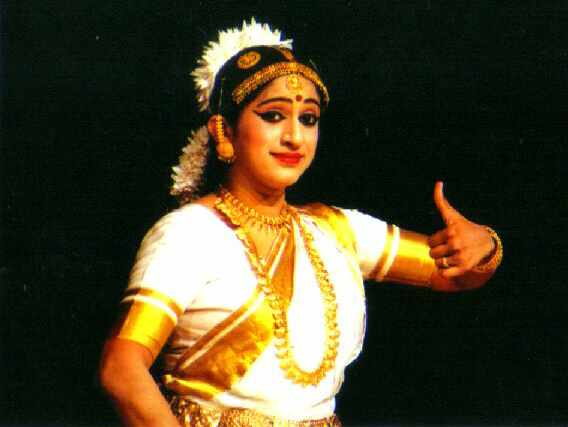 http://www.cyberkerala.com/mohiniyattam_images/artist_smitha_performance.jpg